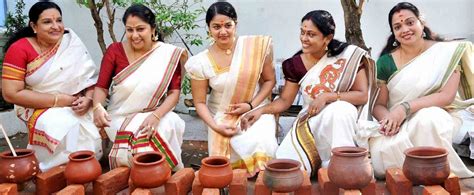 Attukal Pongala celebrated with pomp by women in Kerala