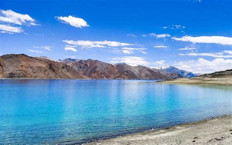 Premium Photo | Beautiful leh ladakh pangong lake india