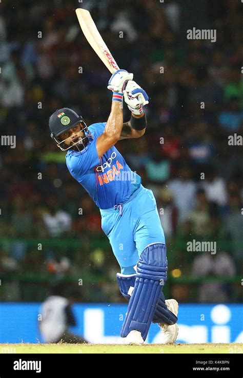 Virat Kohli Playing Cricket Images - Kenjutaku