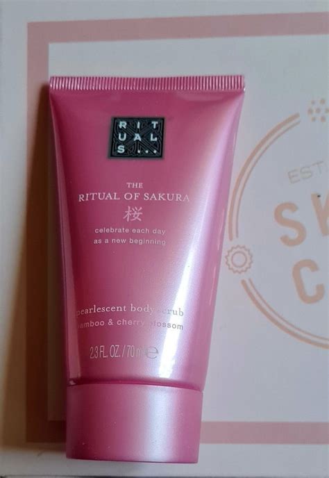 NY The Ritual of Sakura Pearlescent Scrub 70 ml Köp på Tradera