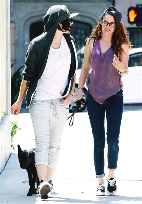 Times Kristen Stewart And Her Gal Pal Were NOT A Lesbian Couple HER