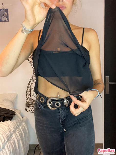 AlaiaJeanneau aka Alaïa Nude Leaks Fapellas