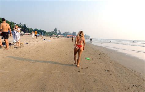 Discover The Beauty Of Arambol Beach North Goa A Travel Guide Amzing Dunia