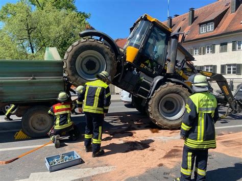 Defekt An Vorderachse Verkehrsunfall Mit Traktor Einsatzbericht