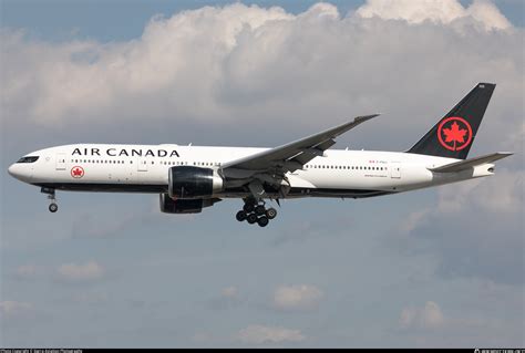 C FIUJ Air Canada Boeing 777 233LR Photo By Sierra Aviation Photography