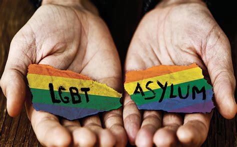 Il Ragazzo Non Si Guarda Intorno In Modo Effeminato Il Giudice Non Crede Sia Gay E Non