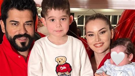 Fahriye Evcen Ile Burak Özçivit çifti Küçük Oğlu Keremin Yüzünü Ilk