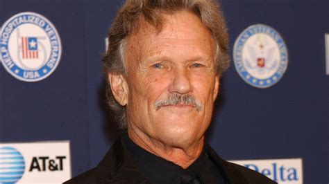 Kris Kristofferson: 16 Facts About The Country Singer