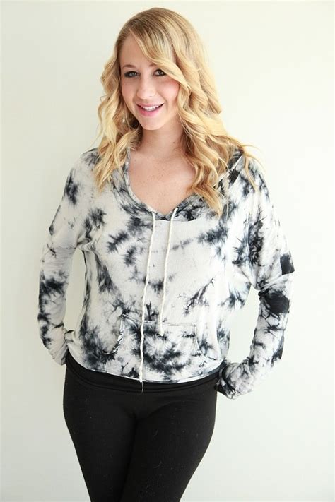 Sexy Blonde Hottie Casi James Revealing Her Amazing Naked Tits Photos