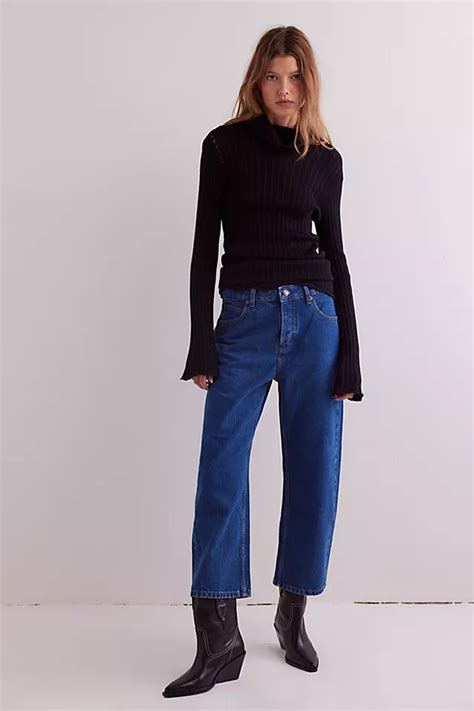 Free People Jeans Try-On 2025: My Thoughts on 7 Pairs | Who What Wear