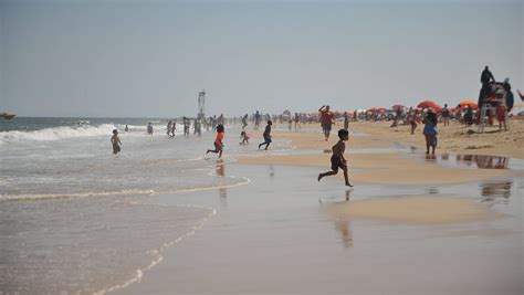 In emergency move, Ocean City, Md., bans bare breasts on beaches