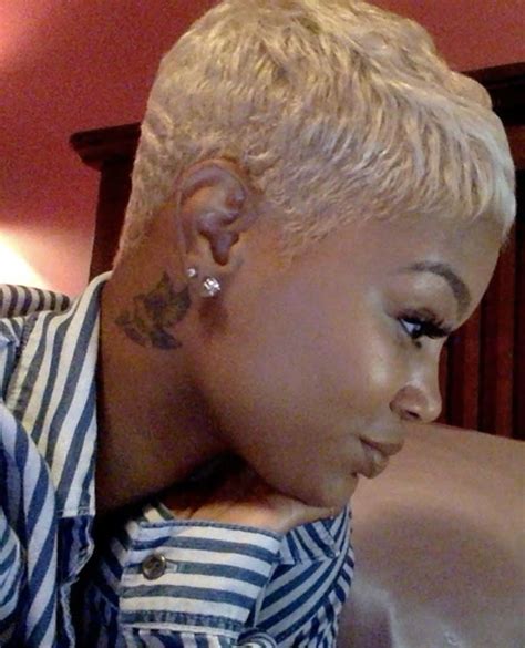 Platinum Blonde Pixie Short Blonde Hair Short Hair Styles Pixie Short Hair Images
