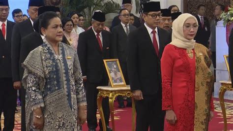 Jokowi Anugerahkan 18 Tokoh Tanda Kehormatan Ada Ibu Iriana Vlix Id