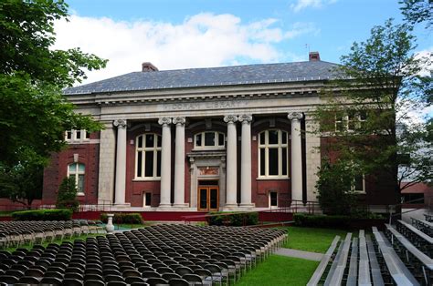 Bates College - Unigo.com