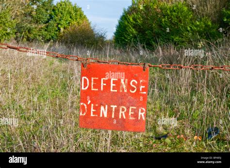 Defense Dentrer Do Not Enter Notice Sud Touraine France Stock