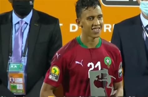 رحيمي يتوج بجائزة أفضل لاعب وهداف الشان والزنيتي أفضل حارس في الدورة