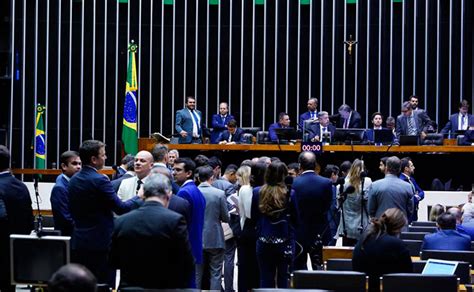 Câmara aprova projeto para punir discriminação contra políticos