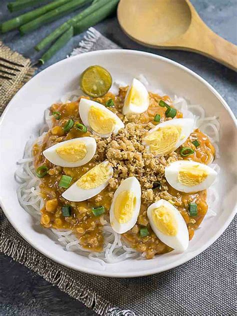 Easy Pancit Palabok Recipe Amiable Foods