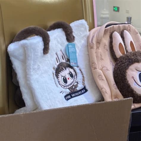 Pop Mart Labubu Crossbody Bag New Good Quality Medium Sex Easy Single Color Minimalism