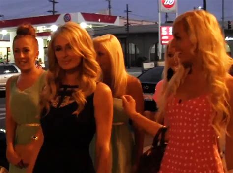 Exclu Vid O Paris Hilton Fait Les Boutiques Avec Hillary Tressia Et