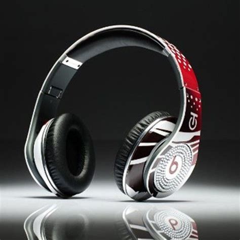 Beats By Dre High Definition Powered Isolation Headphones Graffiti