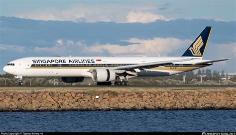 V Swv Singapore Airlines Boeing Er Photo By Tzeman Kenny Ho