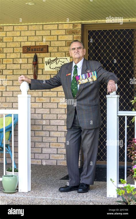 Australias Oldest Surviving Victoria Cross Vc Recipient Keith Payne Poses For A Photograph At