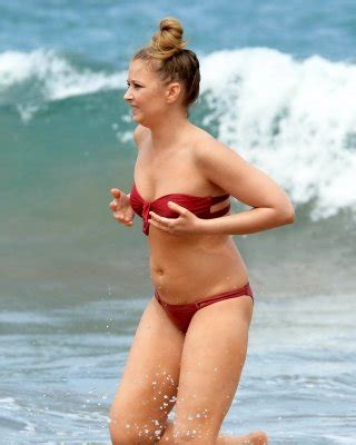 Elisabeth Harnois Bikini Malfunction Showing Ass Crack At A Beach In Maui Porn Pictures XXX