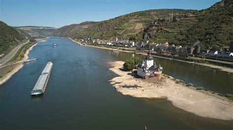 Trockenheit L Sst Pegel Sinken Niedrigwasser Am Rhein Macht Probleme