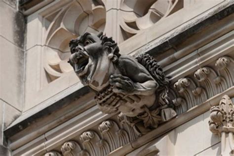 how to pronounce gargoyle