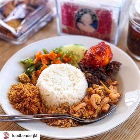 5 Kuliner Nasi Campur Paling Enak Di Surabaya Rasanya Gak Bikin Lidah