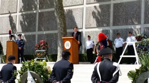 Memorial Day Renzi Al Cimitero Dei Falciani L Italia Non