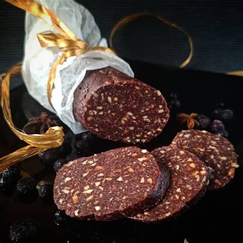 ШОКОЛАДНАЯ КОЛБАСКА 🌰🍫 Шоколадная колбаска - это вкус детства! В наших ...