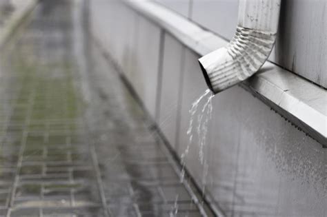 Gutter Downspout Repair | Gutter Clogging | Naperville - NAPERVILLE ...