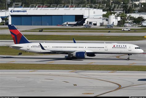 N589NW Delta Air Lines Boeing 757 351 WL Photo By Sven Stephan ID