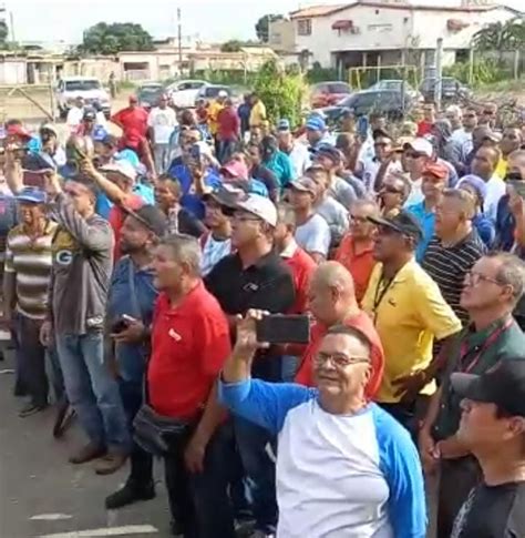 Trabajadores Petroleros Del Municipio Lagunillas Protestaron Frente Al