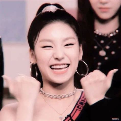 Yeji Itzy Aesthetic Wallpaper