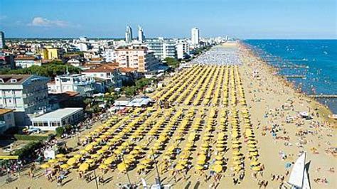 Spiagge Jesolo Batte Rimini Per Ricchezza Prodotta Corriere It