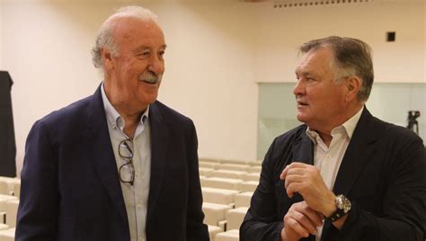 Vicente Del Bosque Aterriza En Gines Para Educar A Trav S Del Deporte