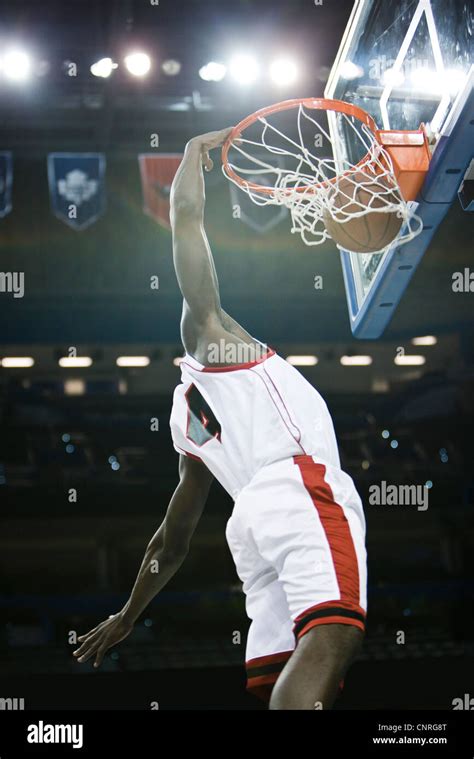 Basketball Dunk Hi Res Stock Photography And Images Alamy