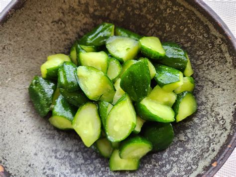 【夏の漬物】粉わさびを絶妙なさじ加減で「きゅうりのわさび漬け」が無限きゅうりだった件！爽快感♡ 『あたらしい日日』 こんな時代のニュー