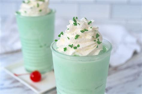 Shamrock Shake Copycat Mcdonalds Shamrock Shake Recipe