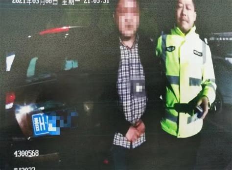 公安交警查酒驾时 驾驶人呈现“百态人生” 酒驾醉驾整治澎湃号·政务澎湃新闻 The Paper