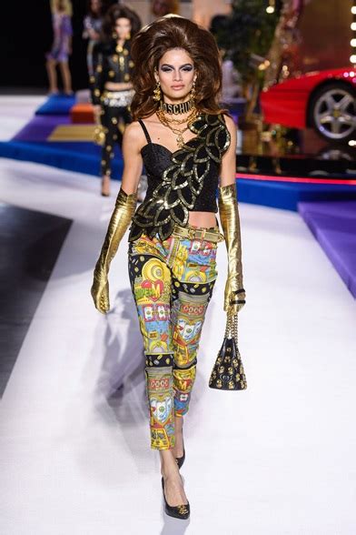 Sfilata Moschino Milano Collezioni Autunno Inverno 2019 20 Vogue