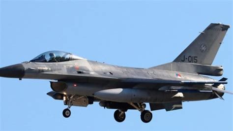 Pesawat Jet Tempur F 16 Amerika Serikat Jatuh Di Korea Selatan Saat