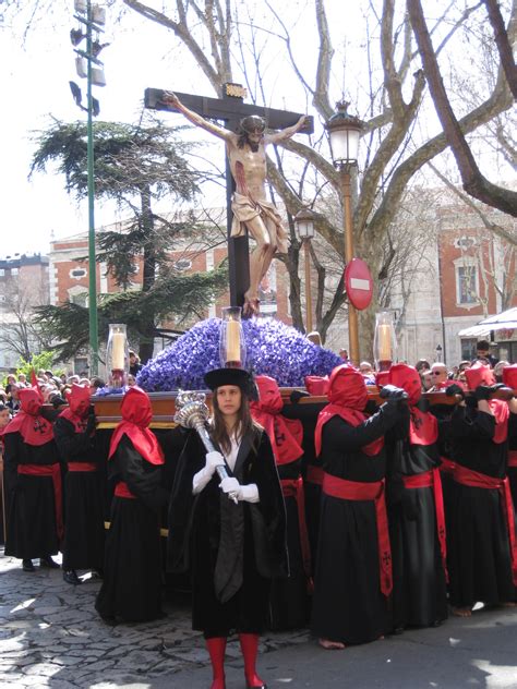 Hermandad Universitaria Del Santo Cristo De La Luz Valladolid