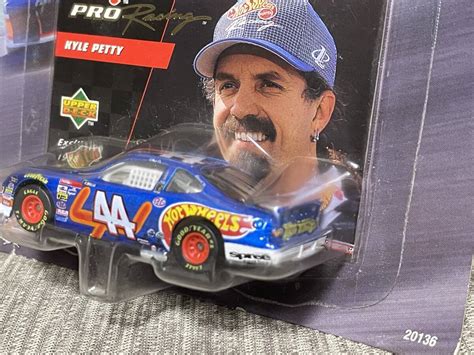 Yahoo オークション 1 64 NASCAR 44 KYLE PETTY 98 F E HOT WH