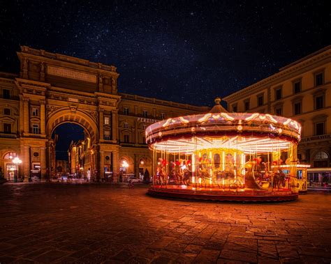 Piazza Della Repubblica Punti Di Interesse A Firenze Con Expediait