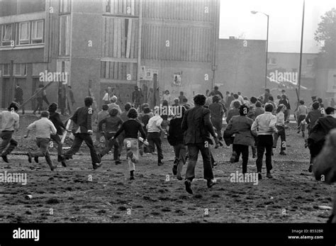 Northern Ireland Sept 1971 Rioting In The Bogside Londonderry Where