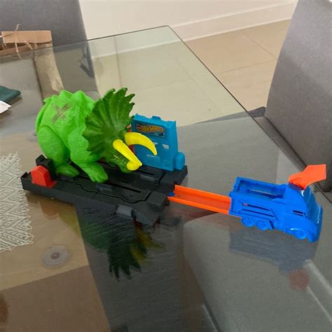 Hot Wheels Pista Ataque Triceratops Brinquedo Hot Wheels Usado Enjoei
